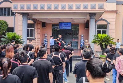 Compania efectuează exercițiu de siguranță la incendiu cu personal complet